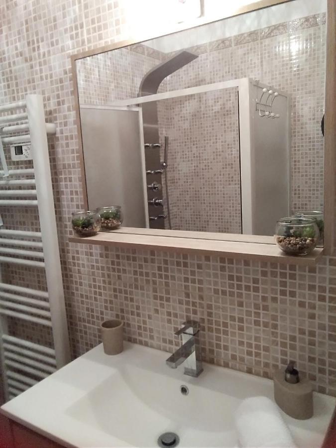 Le Petit Patio Bed & Breakfast Aigues-Mortes Exterior photo